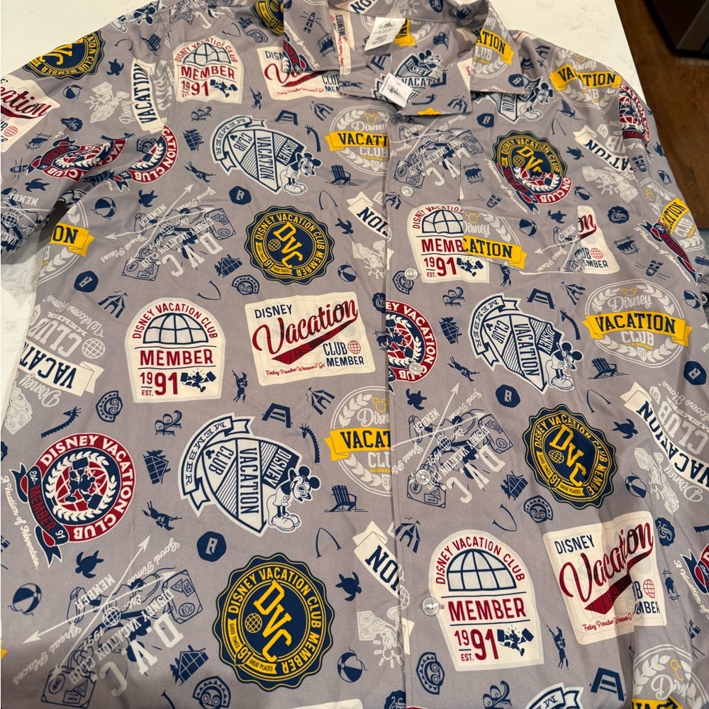 Disney Vacation Club member camp shirt size large